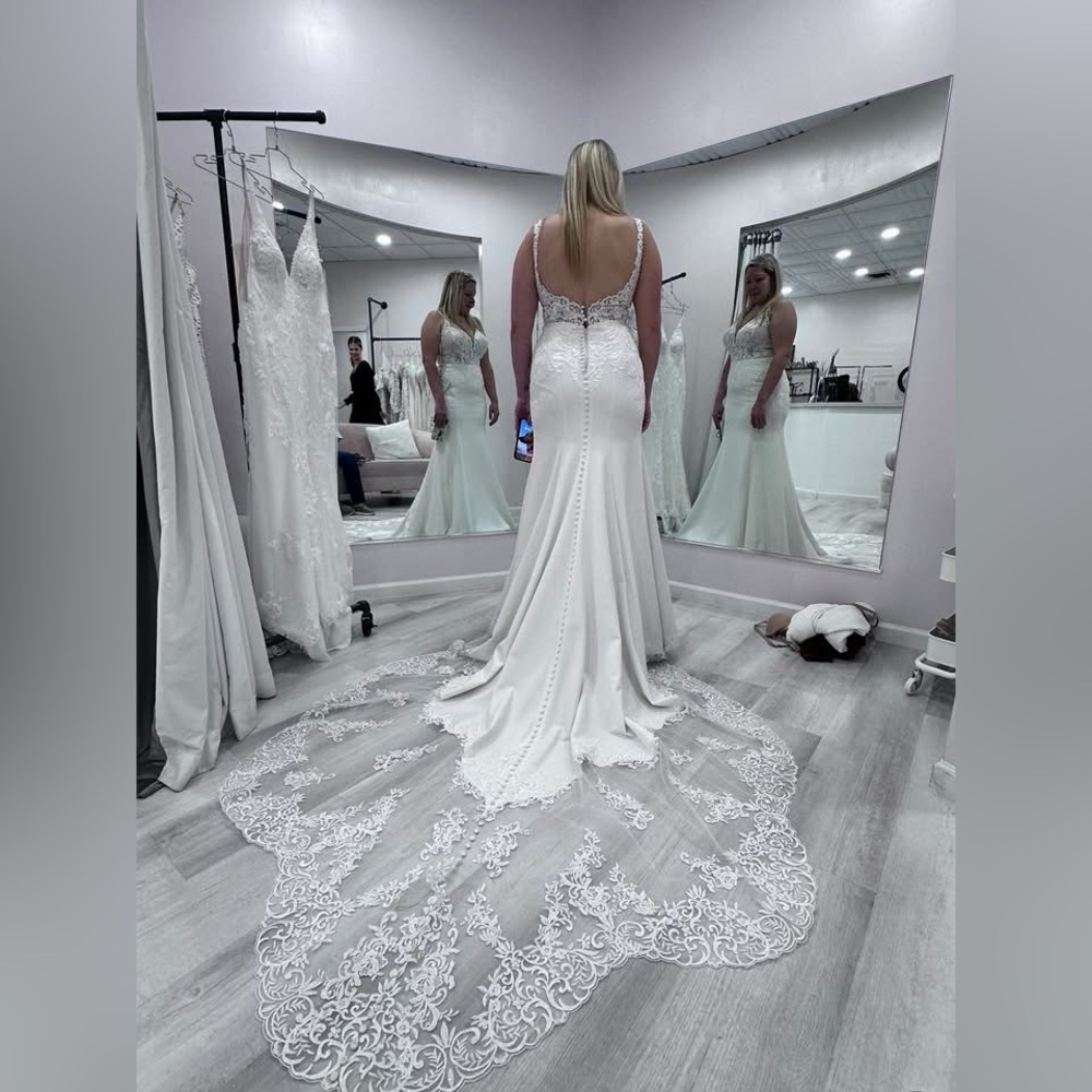 Essense of Australia Wedding Gown D2679